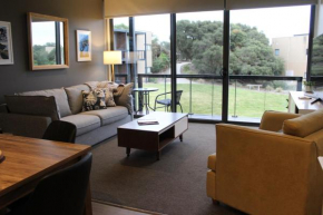 Coastal Cove Retreat - with heated pool near Hot Springs & Golf